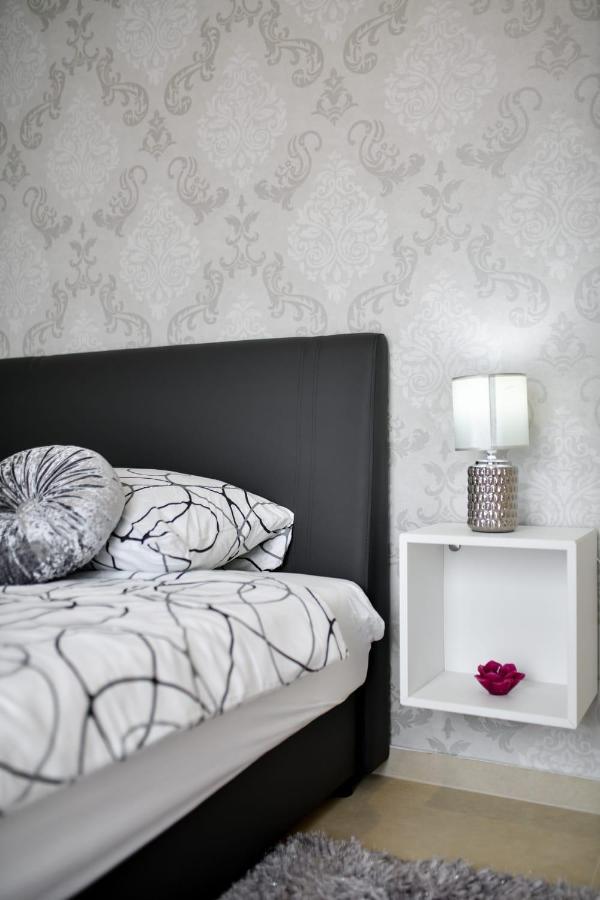 Family Apartment Amare Zadar Bagian luar foto
