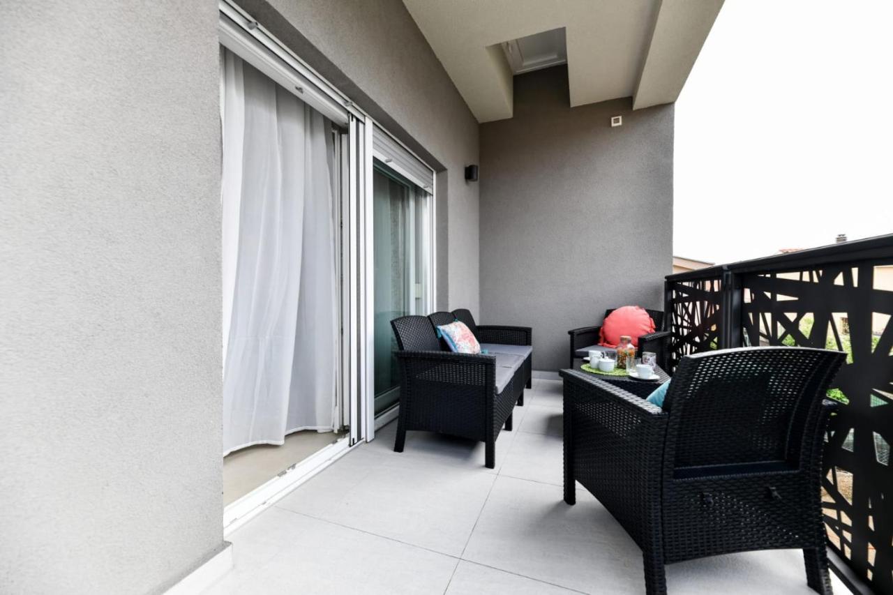 Family Apartment Amare Zadar Bagian luar foto