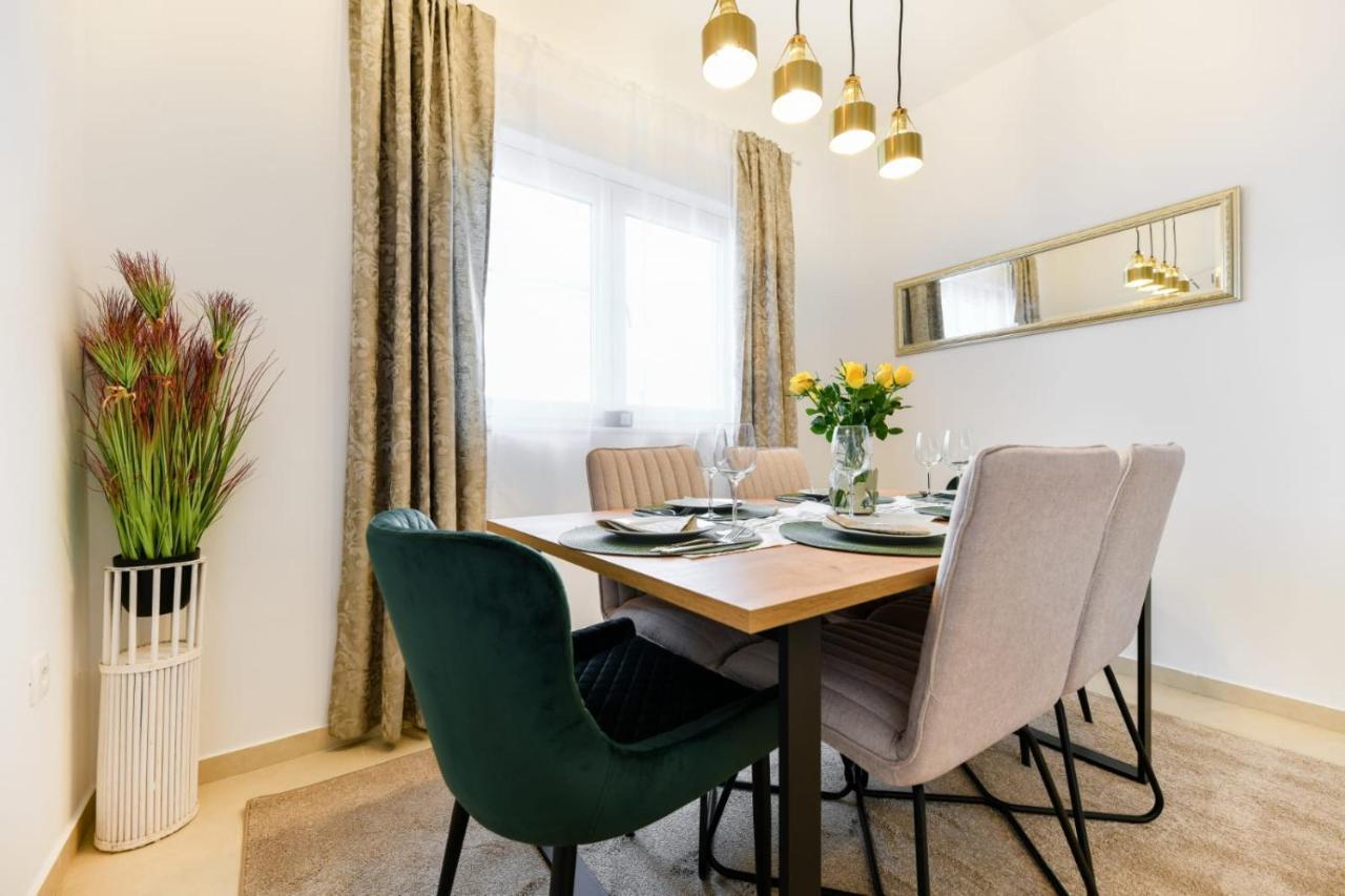 Family Apartment Amare Zadar Bagian luar foto